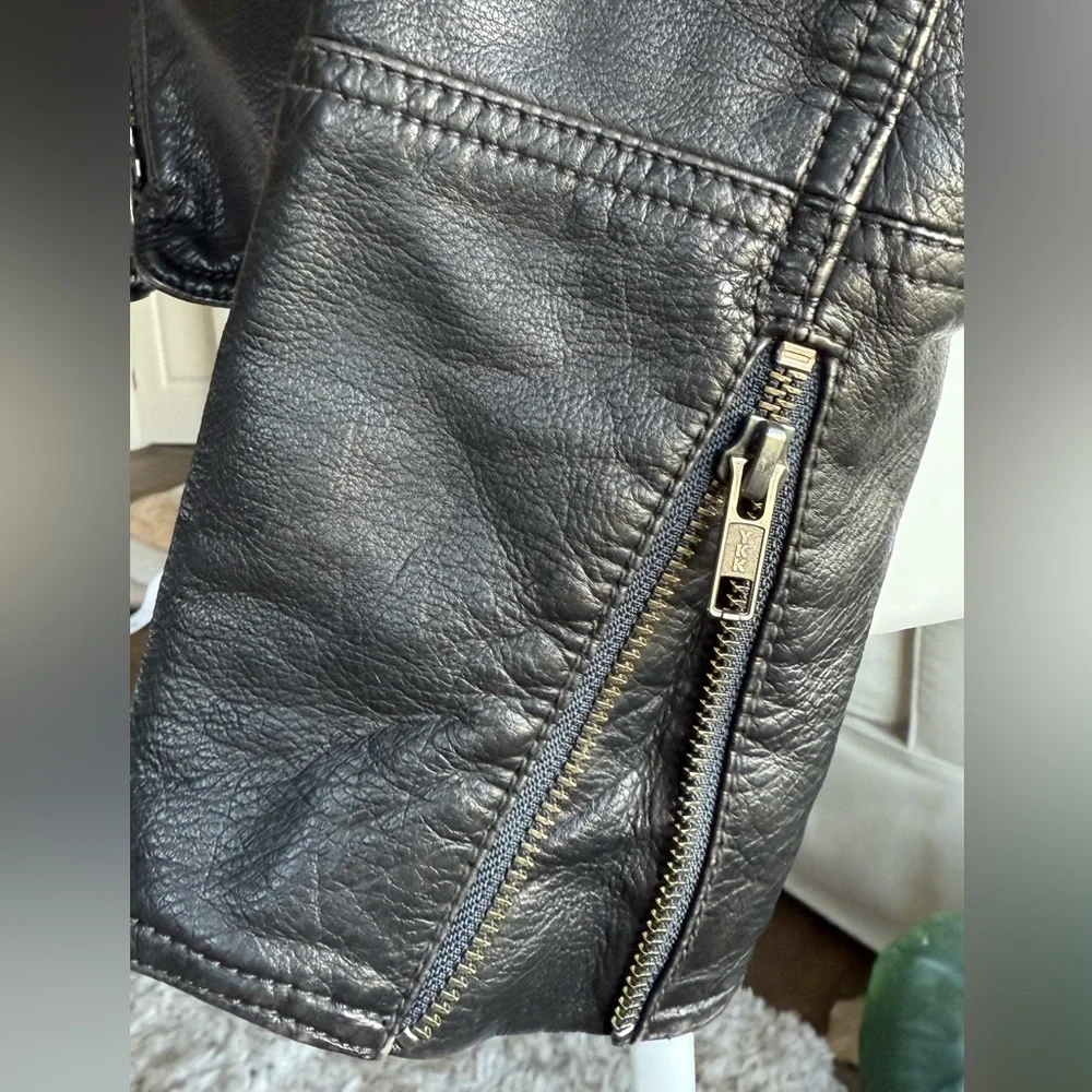 We The Free XS Black Vegan Leather Biker Style Jacket with Sweatshirt Hood - Picture 4 of 8